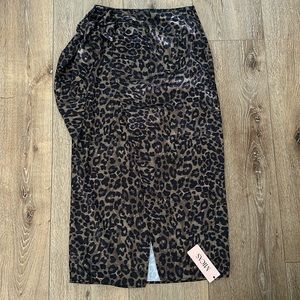 Micas leopard skirt with slit